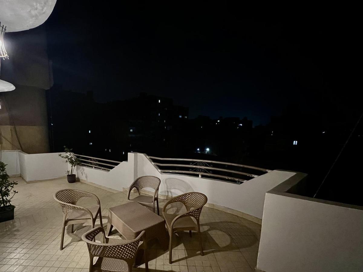 Near The Pyramids Inn Nazlet el-Sisi Екстер'єр фото
